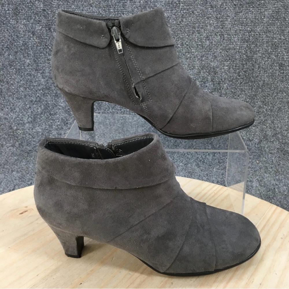 NWOB AEROSOLES Play Pleat Gray Ankle Booties, Size 7.5